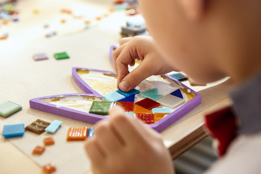 Korzyści edukacji opartej na metodzie Montessori dla wszechstronnego rozwoju dziecka